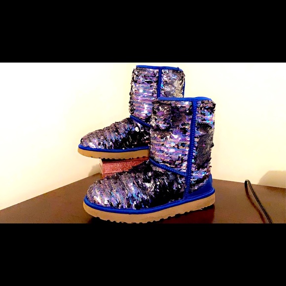 UGG WOMENS BOOTS CLASSIC SHORT SEQUIN NAVY
